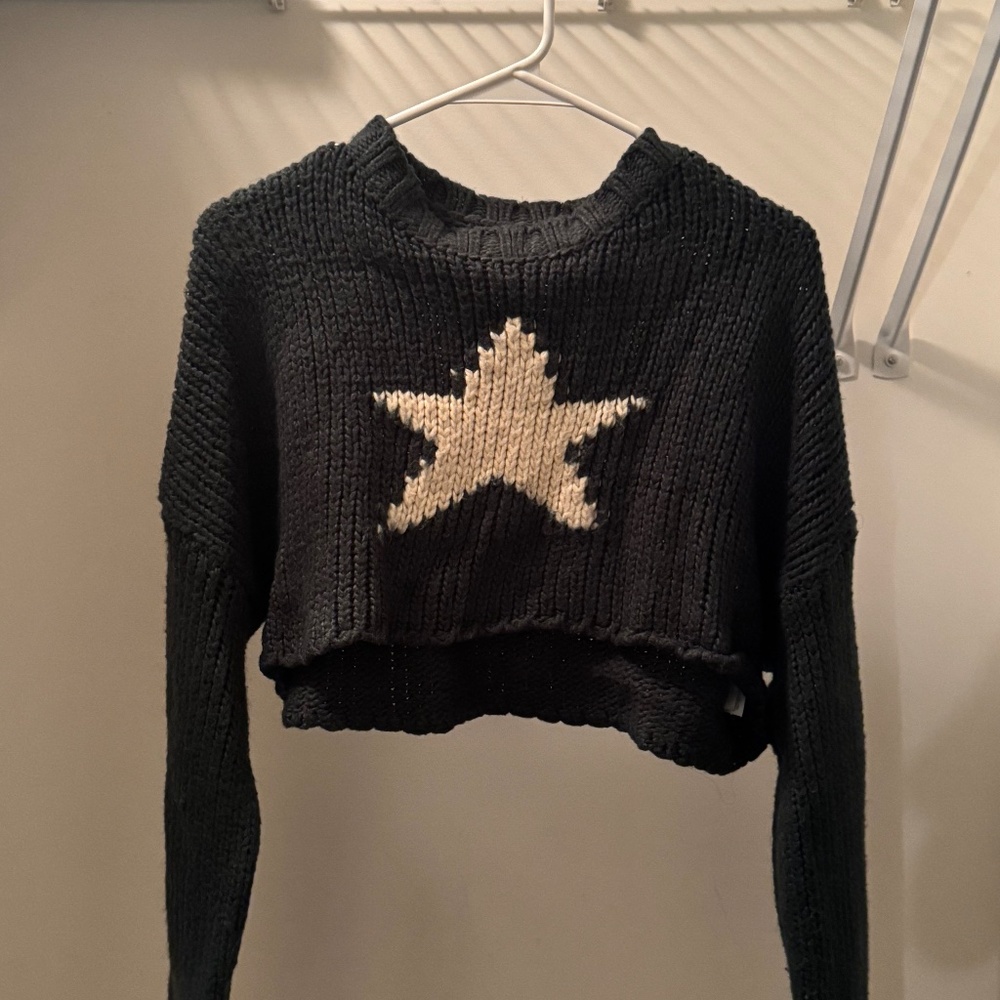 Edikted white star green crop sweater